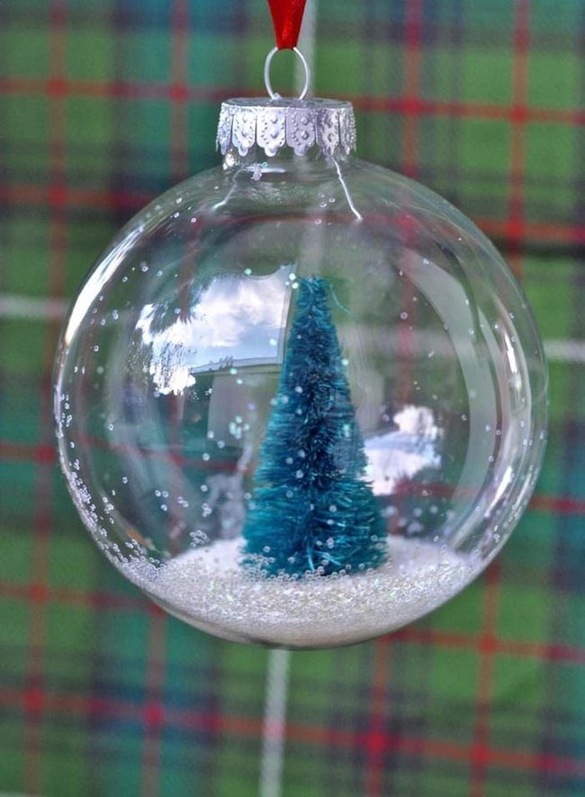 Personalized Snow Globes With Swirling Sparkle