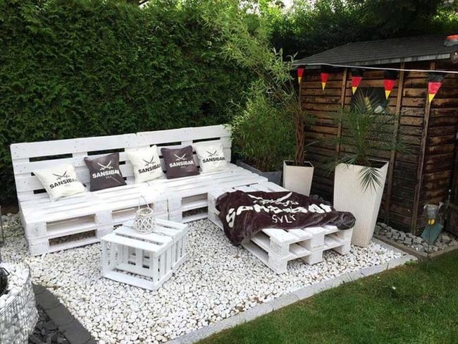 Colorful Pallet Seating Circle