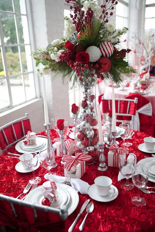 Red Ornaments Silver Shimmer Centerpiece
