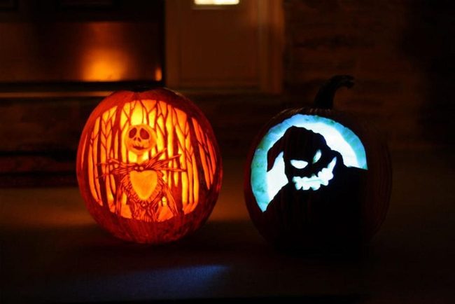 Glowing Orange Jack-O'-Lanterns Skeleton