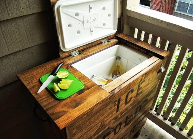 Wooden Cooler With Fresh Lime