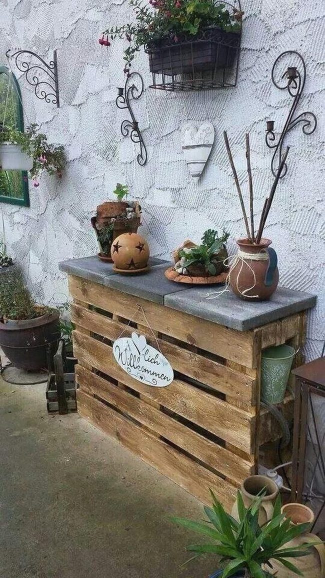 Wooden Pallet Garden Table