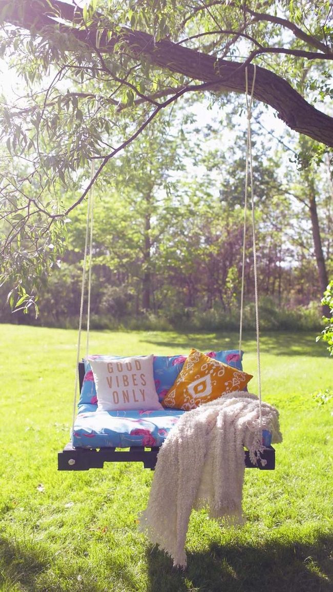 Pallet Swing Backyard Retreat
