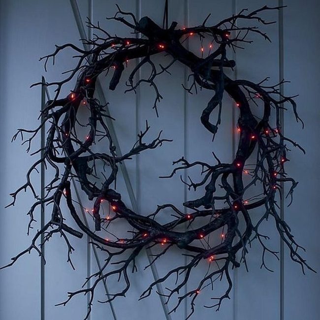 Twisted Branch Wreaths Red Lights