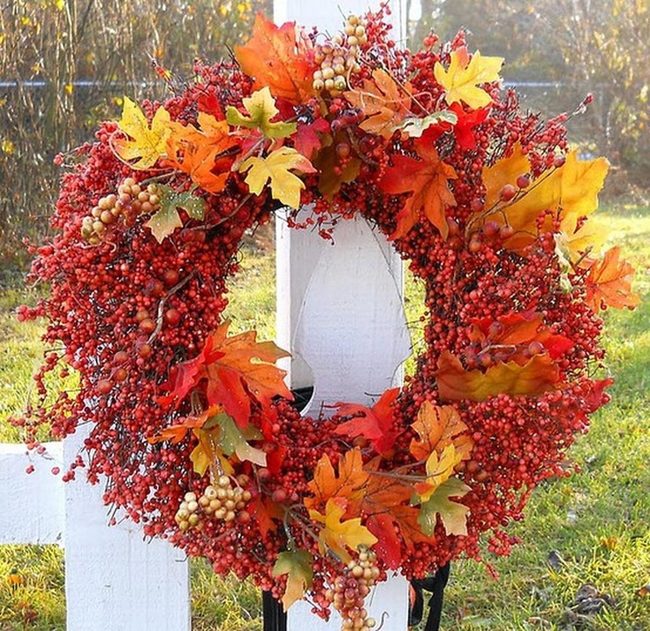 Red Berry Autumn Wreath