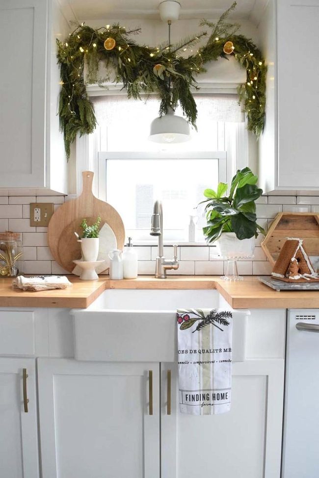 Green Garland Kitchen Sparkle
