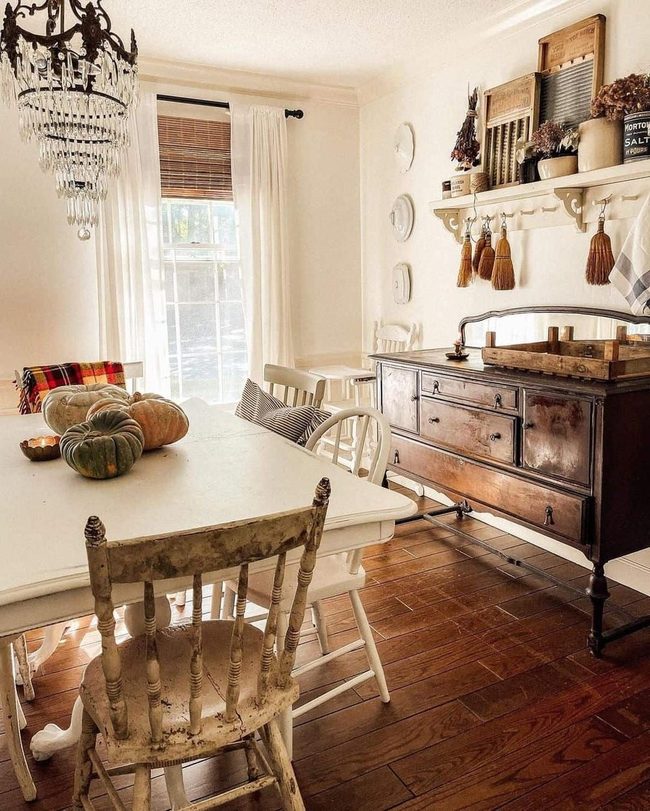 Cherry Wood Meets Seasonal Light