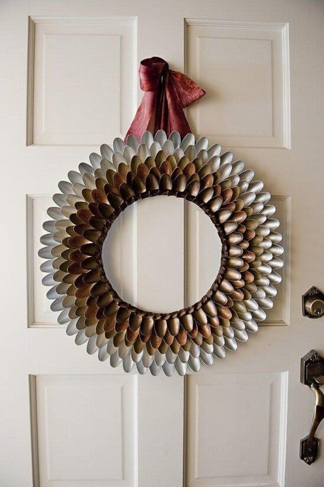 Metallic Spoon Wreath Silver Shine