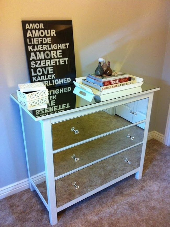 Reflective Drawer Bedroom Elegance