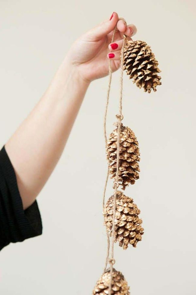 Gilded Pine Cone Shimmer