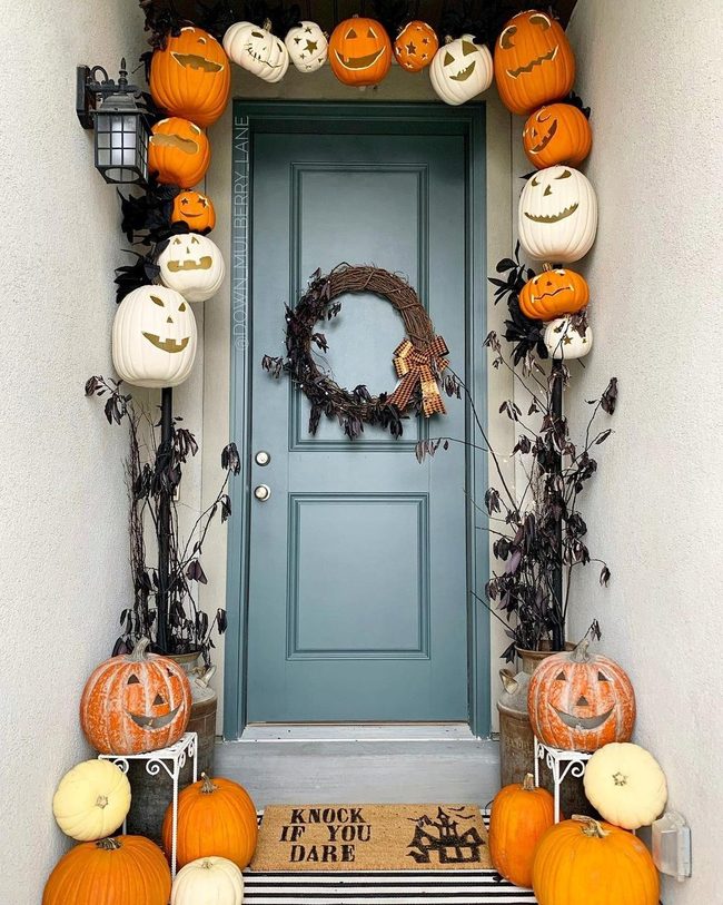 Stacked Pumpkins Illuminated Arch