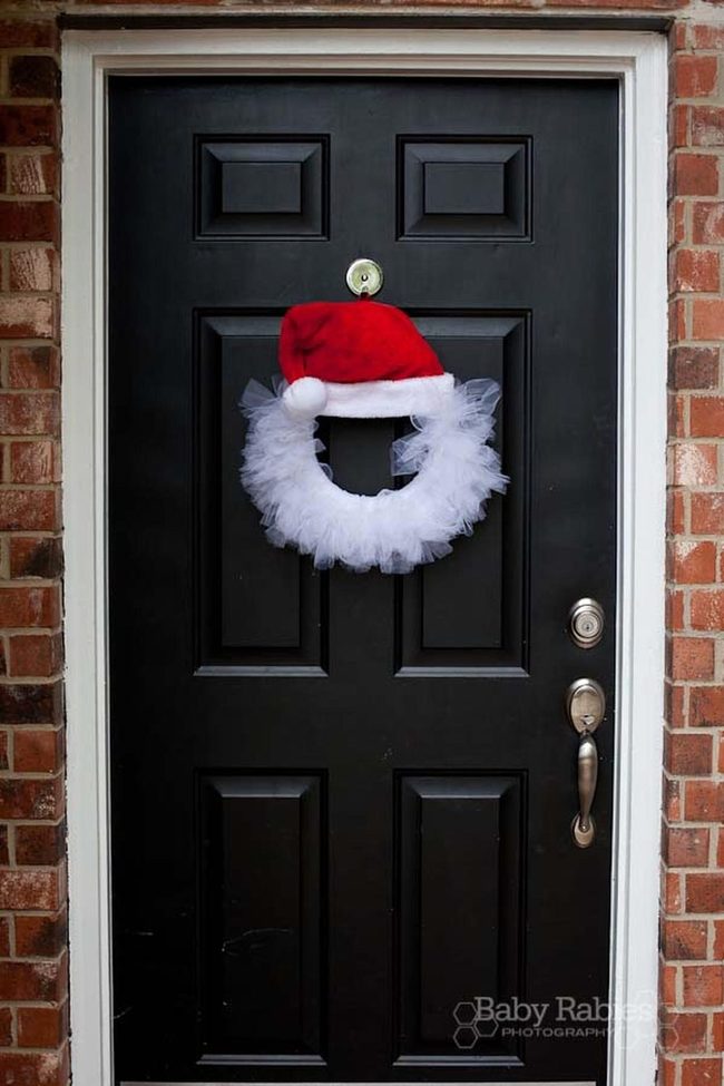 Fluffy Tulle Santa Wreath