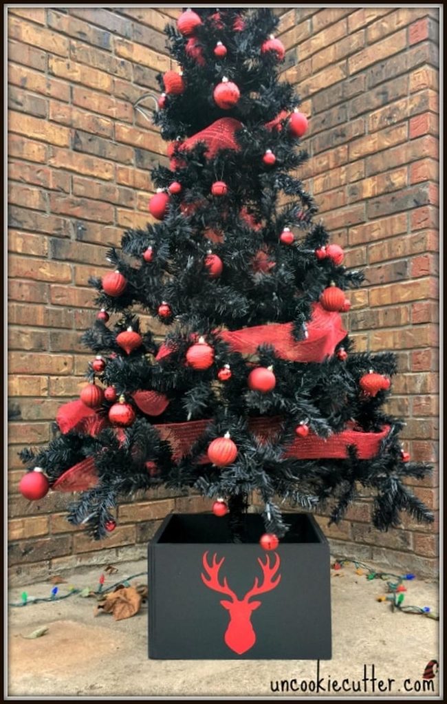 Deep Green Branches Red Ornaments