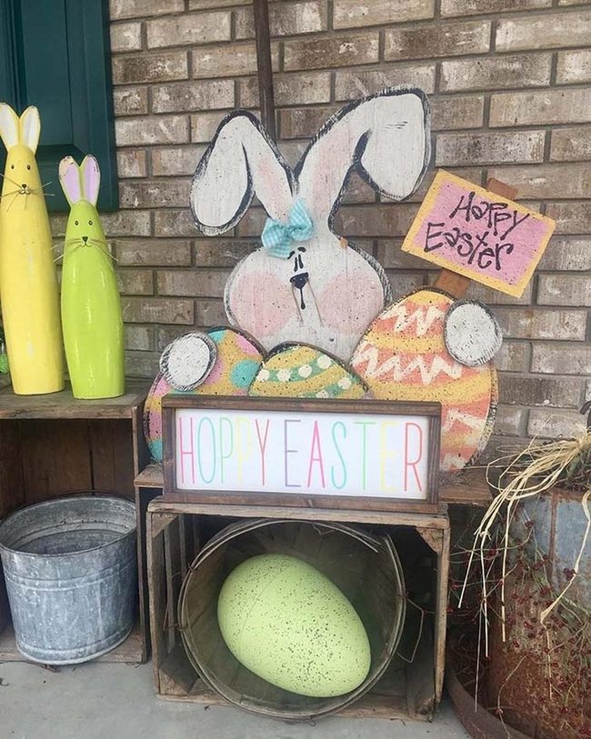 Oversized Egg Entrance Statement