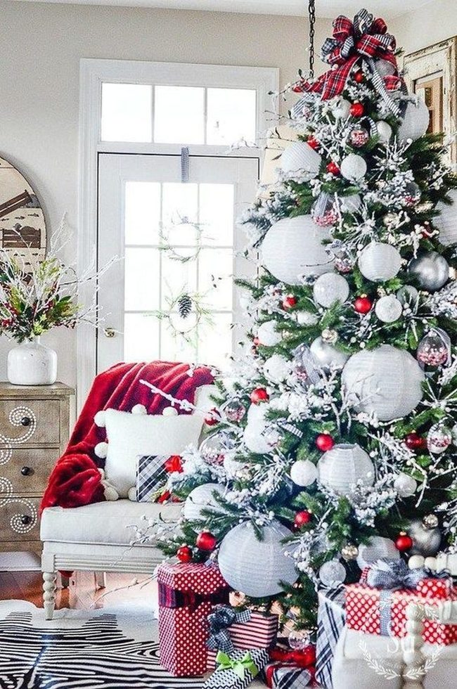 White Lanterns Red Berries Silver