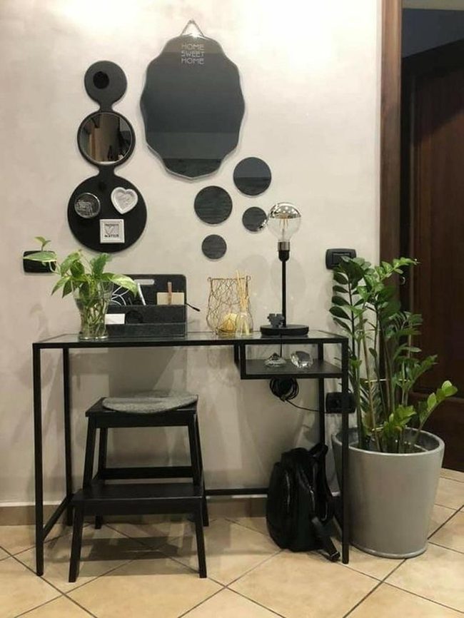 Round Mirrors Expand Minimal Workspace