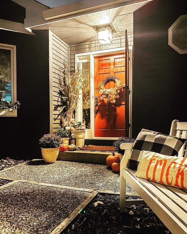 Brown Door Autumn Welcome