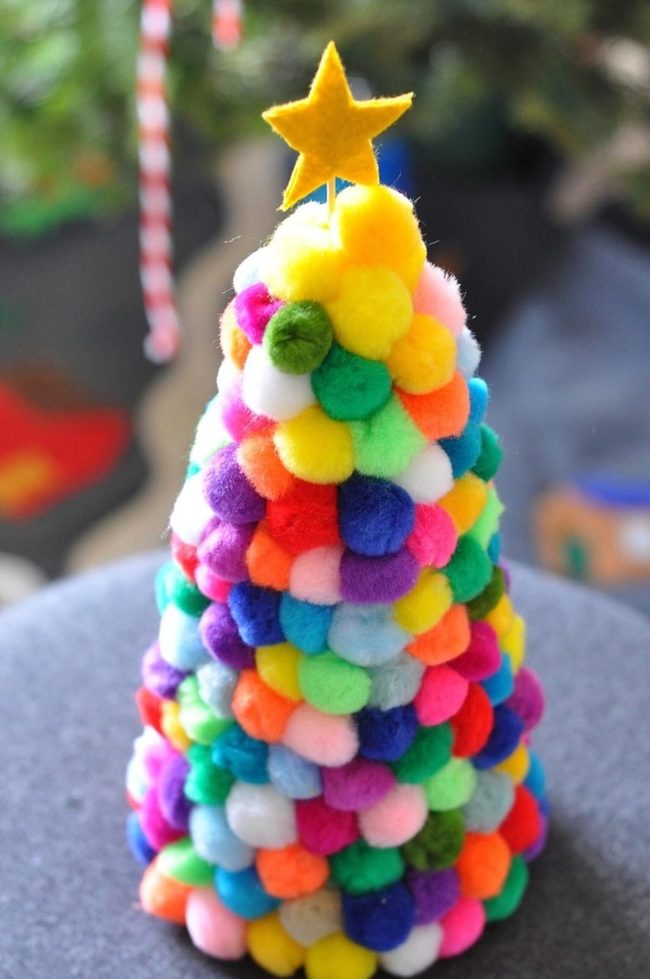 Fluffy Pom-Pom Spheres Rainbow Tree