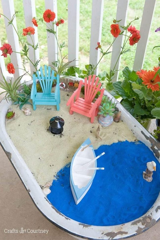 Tiny Tropical Beach Bathtub