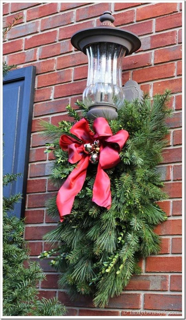 Red Bows On Green-Wrapped Lanterns