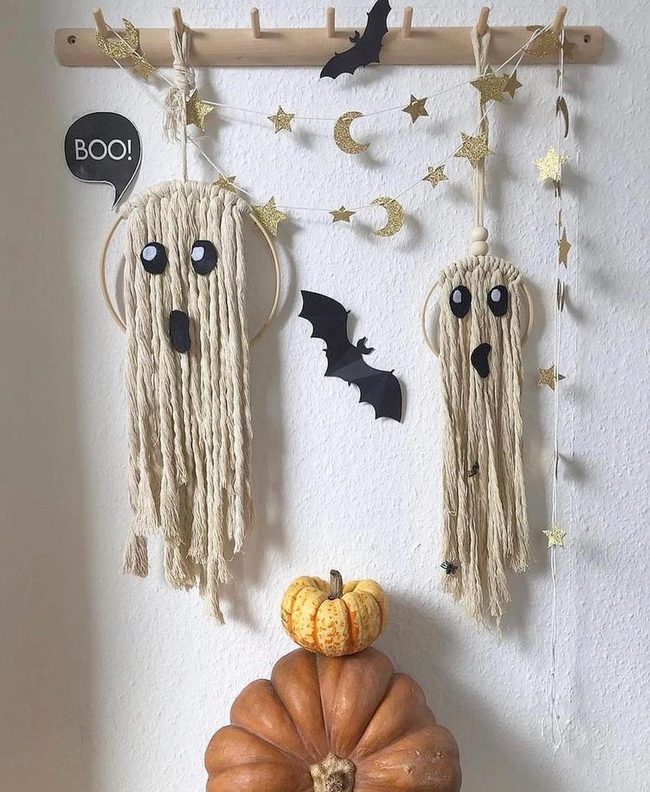 Puffy White Yarn Ghosts