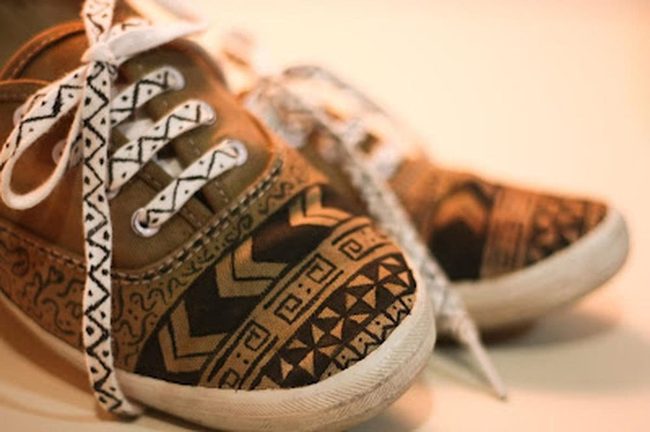 Geometric Black Zigzags Brown Sneakers