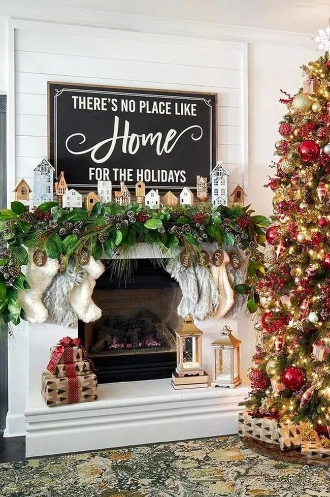 Red And Gold Christmas Tree Centerpiece