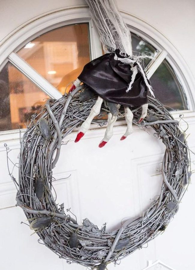 Twisted Wire Wreath Red Shoes