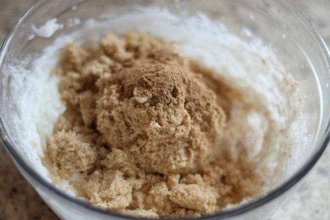 Brown Sugar Whipped Cream Peaks