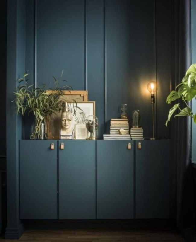 Dark Blue Kitchen With Natural Wood Warmth
