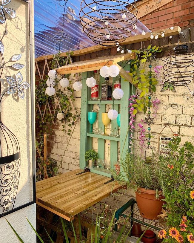 Wooden Bar Garden Retreat