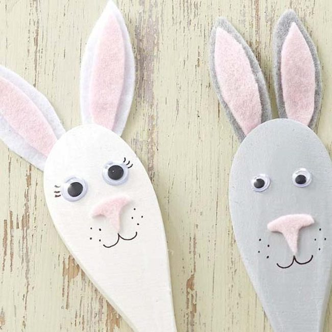 Googly-Eyed Wooden Spoon Bunnies