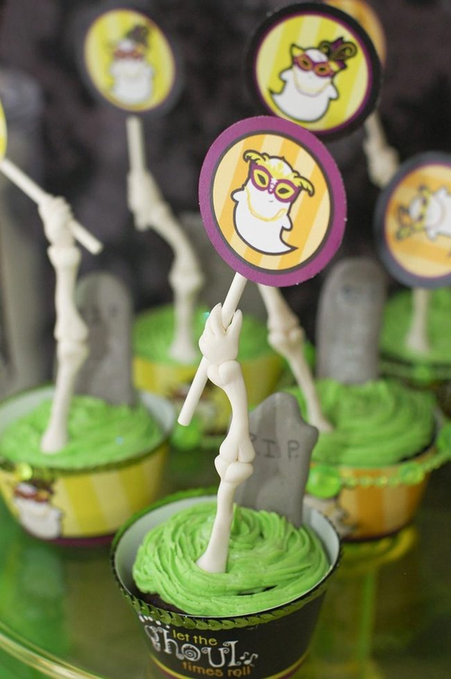 Skeleton Hands Green Frosting Cupcakes