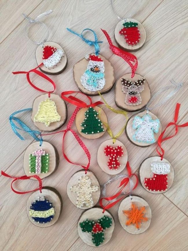 Colorful Yarn Christmas Wood Slices