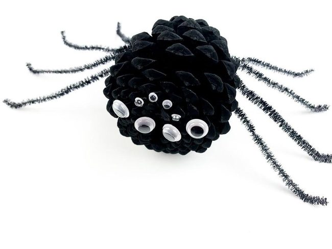 Black Pinecone Halloween Spiders