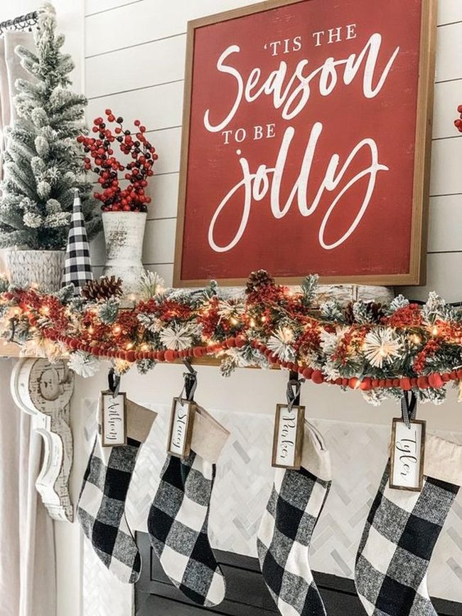 Checkered Stockings Red Berry Garland