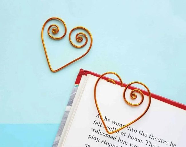 Metallic Heart Wire Bookmarks