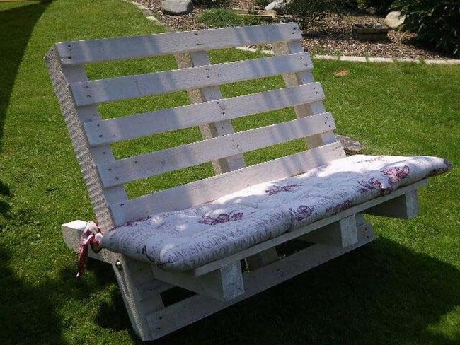 Stacked Pallets Outdoor Bench