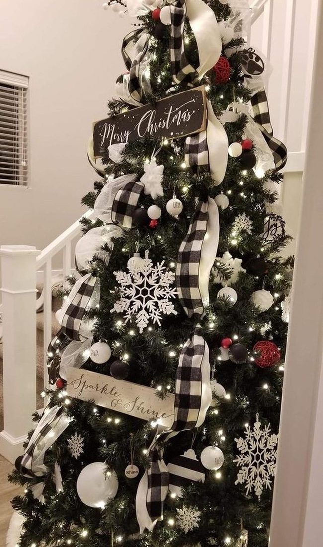 Black, White, Red Tree Display
