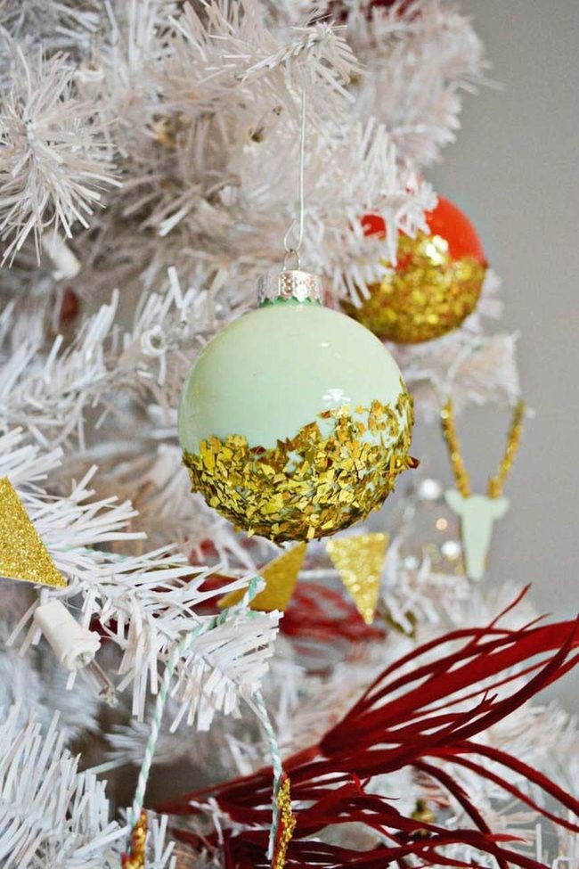 Glitter-Dipped Glass Sparkle