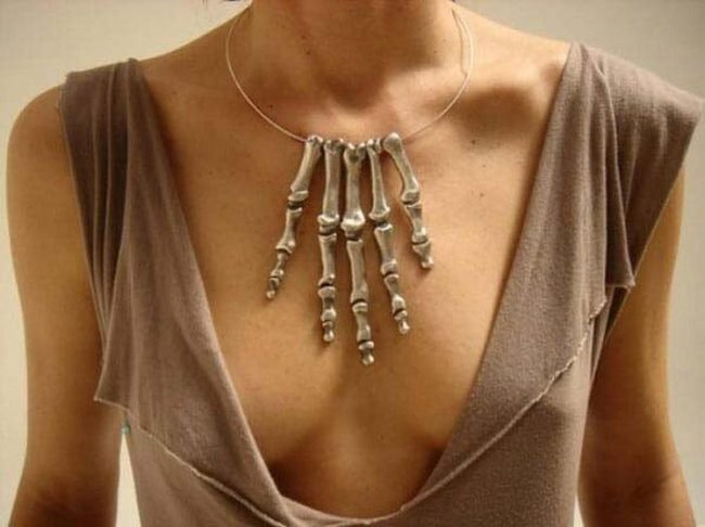 Skeleton Hand Bone Necklace Diy