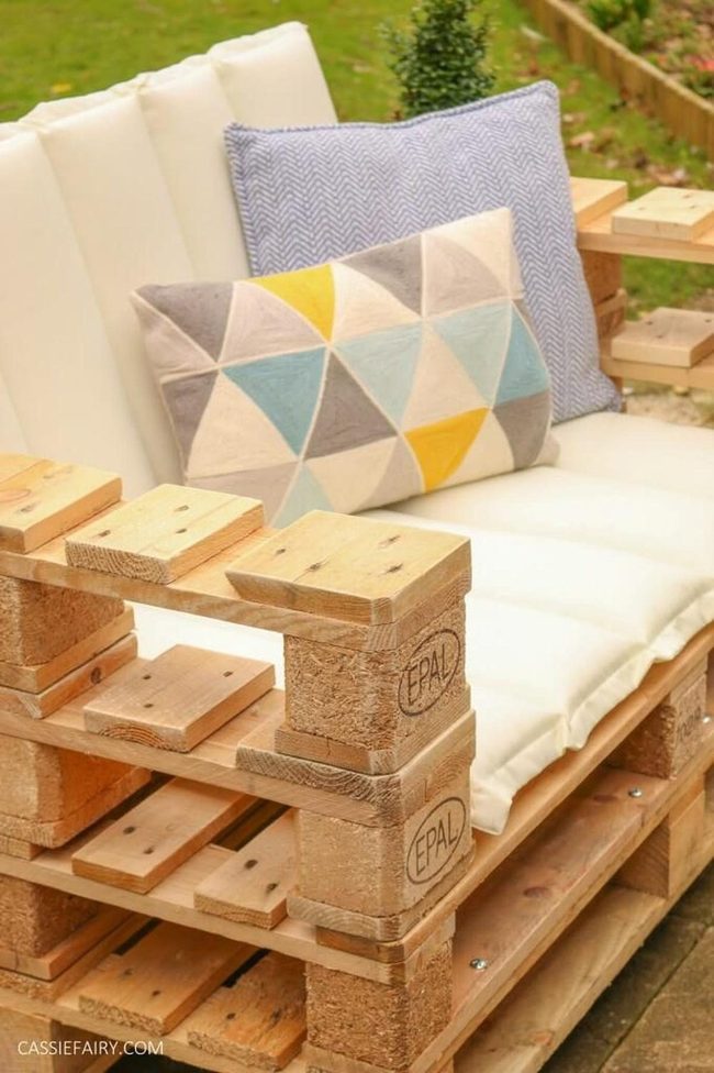 Wheeled Pallet Garden Seating