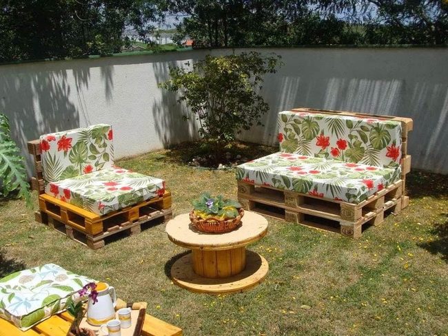 Floral Pallet Chairs For Gardens