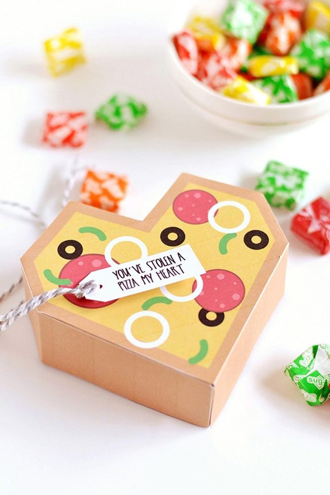 Pepperoni Heart Pizza Box Gift