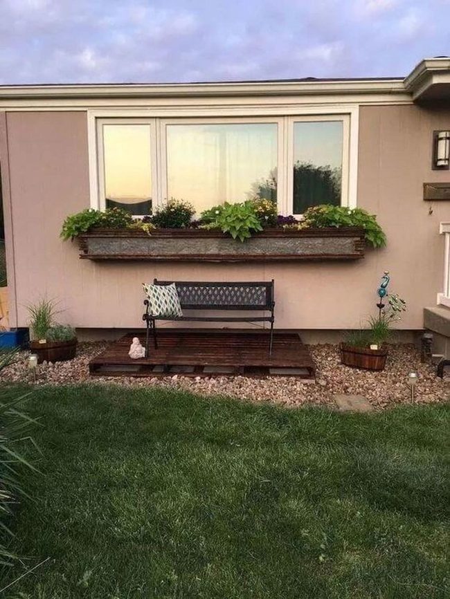 Pallet Shelf With Cascading Plants