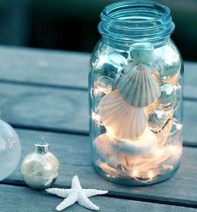 Seashells And Metallic Baubles Glow