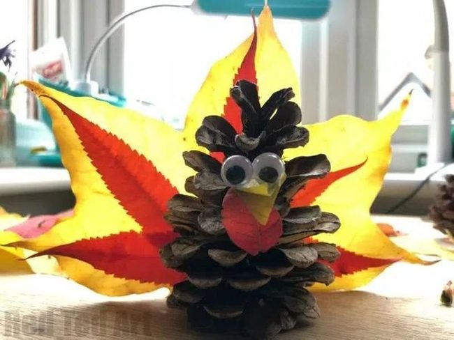 Pinecone Turkeys with Autumn Leaves