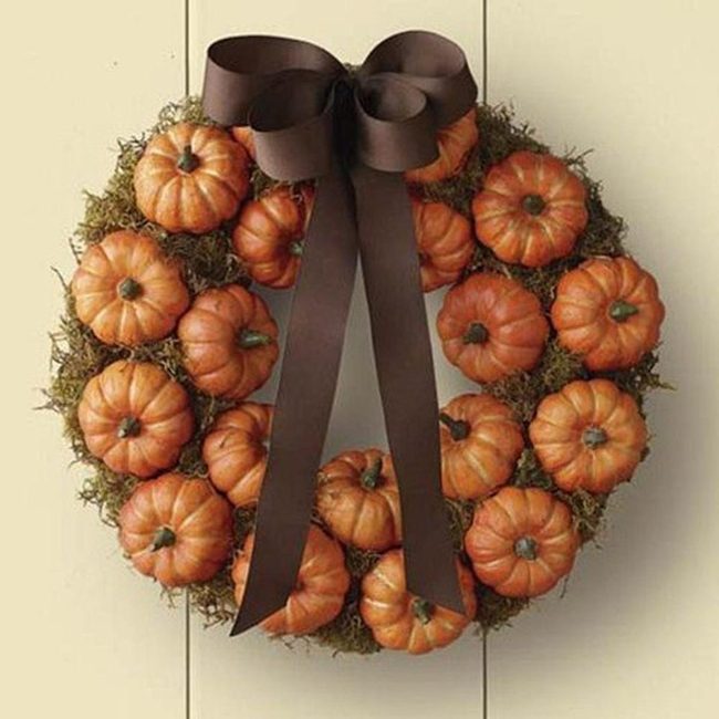 Orange Mini Pumpkins Green Moss Circle