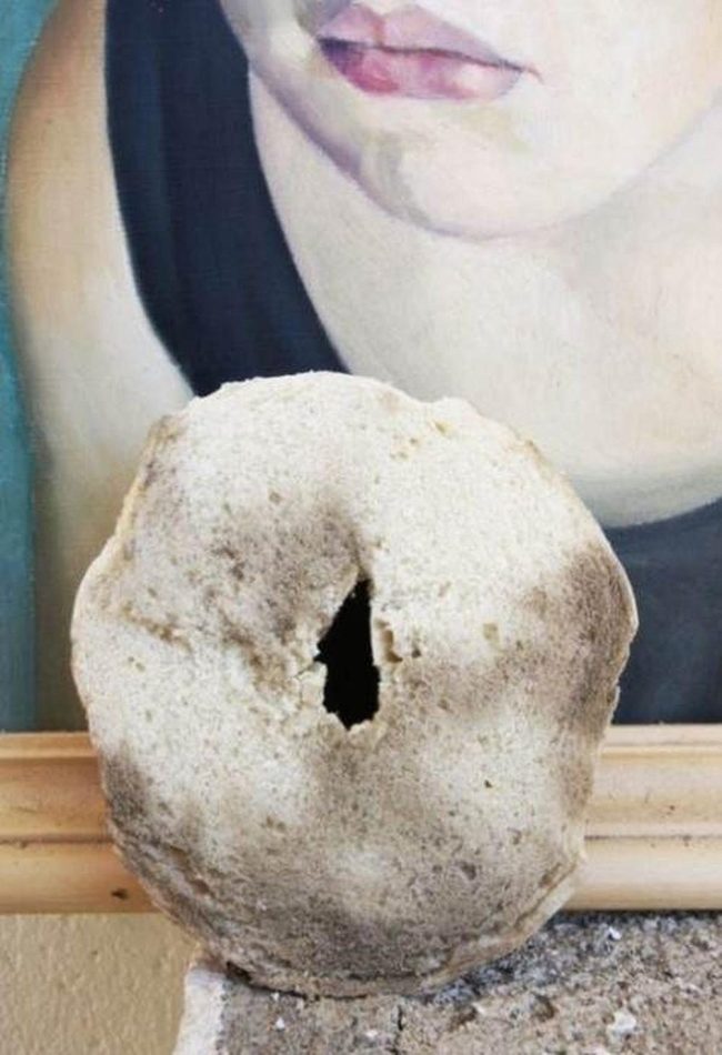 Bagel Method For Delicate Paintings