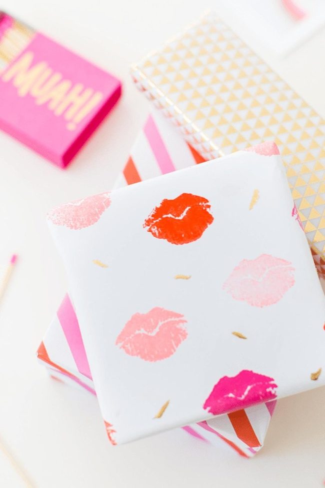 Lip Print Gift Boxes Burst Colorful